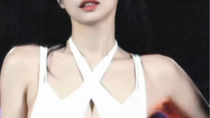 Mỗi câu hát như được thiết kế riêng cho cô ấy.