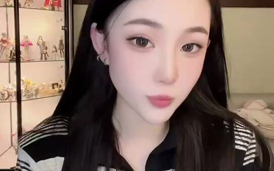 Qi Ying Fak'er mengingatkanmu untuk jangan lupa hadir di acara ulang tahun Jiaran pada tanggal 5 Mar