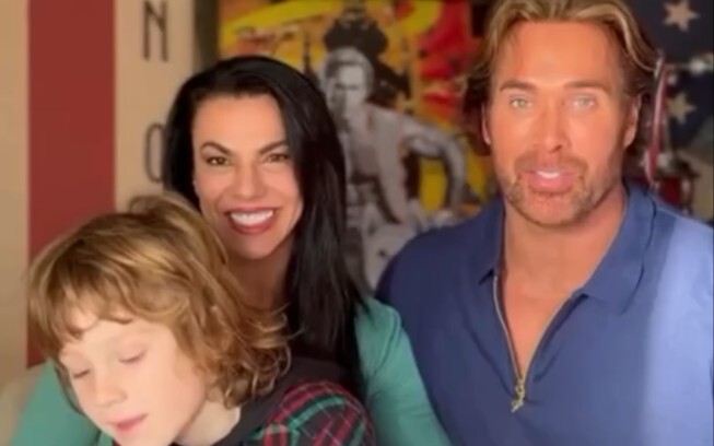 Gia đình Đại Lực Vương chúc bạn năm mới vui vẻ!