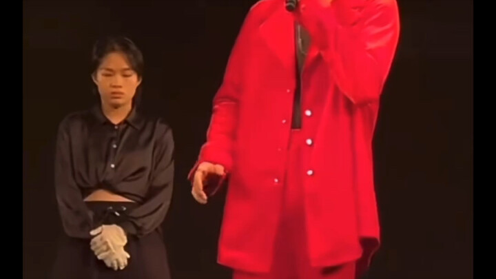 Tan Jianci ถูกล้อเลียนและถอดเสื้อผ้าออก ทุกคนคุ้นเคยกับมันมาก