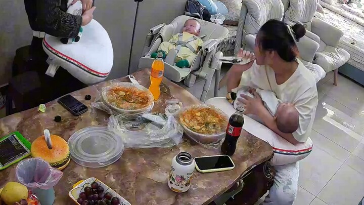 Eating like this as triplets not only strengthens your bond but also helps you lose weight! You'll n