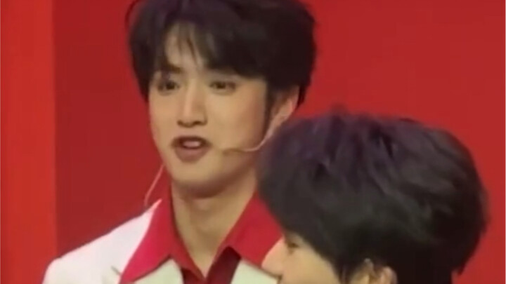 ไท่ซื่อเชาเหนียนทัวน์｜ด้านล่างมีเหล่าบอสใหญ่มานั่งกันเพียบ พวกพี่ๆ ปล่อยตัวปล่อยใจกันแบบเต็มที่จริงๆ