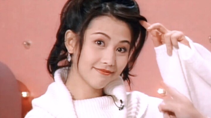 Such a heart-shaped face and pointed chin—every girl dreams of having one!