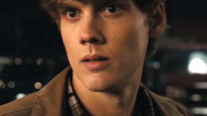 After watching him for a long time, I found that his eyes have a terrifying feeling [Wednesday]