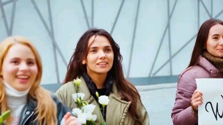 患难与共的爱情，如同磐石般坚不可摧”"