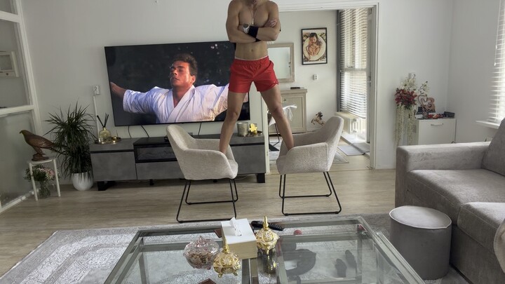 Jean Claude Van Damme Split