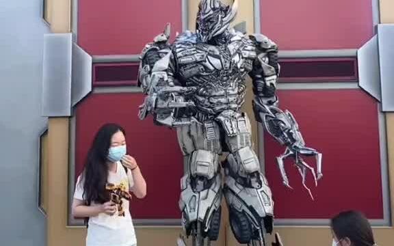 Kenapa nggak beli punyaku? Karena punyamu mahal!