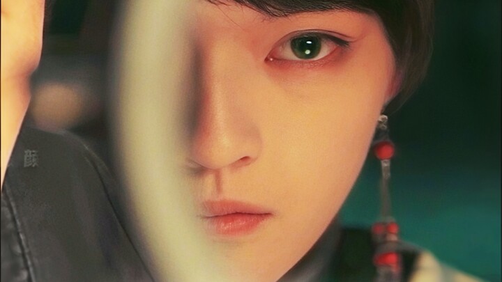 What piercing eyes! The moment she appears, the entire scene instantly feels more upscale!