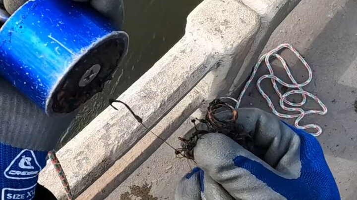 Mais uma chumbada na pesca magnética - ROCKBRAVO TV - PT-BR