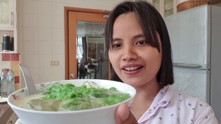 เตรียมของหวาน ผลไม้ที่แฟนคลับให้มา ให้พี่ตั๊กแตน ชลดา / นุ่นแม่บ้าน