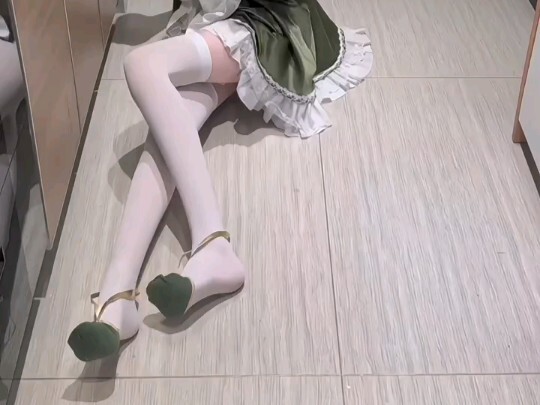 How do you play this little Grass God?