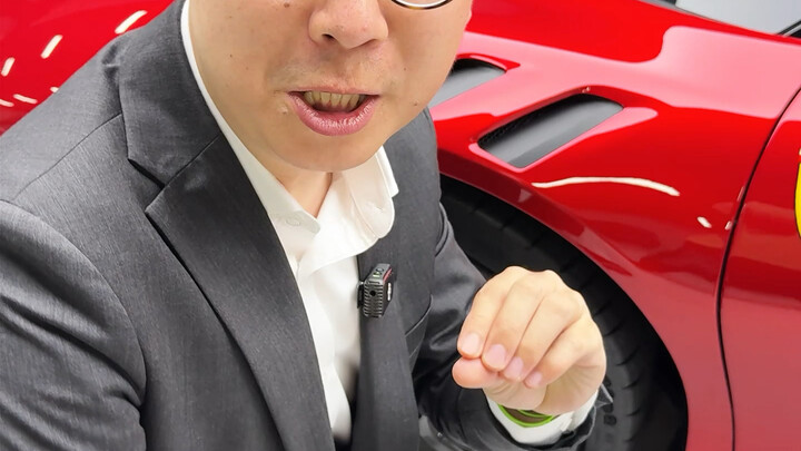 Young Master, this limited-edition model of just 1,500 units has the biggest selling point: it’s roa
