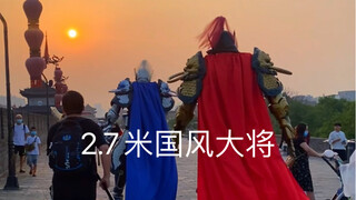 为传播国风文化贡献一点力量，不喜欢的朋友请滑走，原创不易，我们在西安城墙上展示国风大将军
