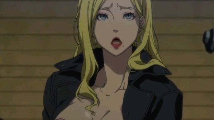 "The blonde sister is online, she is both elegant and sexy, and she likes motorcycles~💕💕"