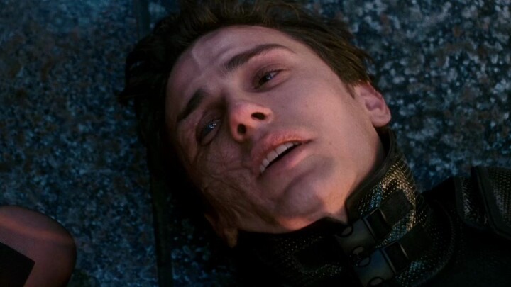 แฮร์รี่เสียชีวิตด้วยอาการบาดเจ็บสาหัส สไปเดอร์แมน: ฉันไม่ควรทำร้ายเธอ แฮร์รี่: ไม่สำคัญหรอกว่าเธอเป็