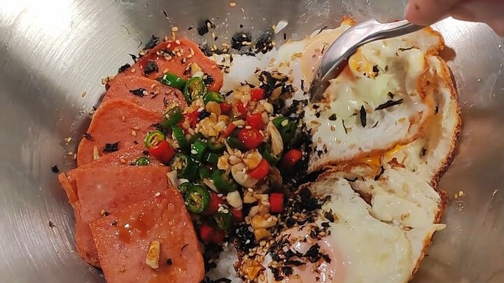 الرقم واحد في قائمة الأطباق المختلطة الشمالية الشرقية التي لا بد من تجربتها