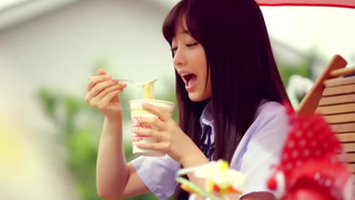 โฆษณาถ้วยบะหมี่นิชชินของฮาจิเมะ คาเนะนะ เปลี่ยนเป็นเซเลอร์มูน ต้องดูจนจบนะ ฮ่าฮ่าฮ่าฮ่าฮ่า