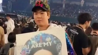 المعجبون الصينيون يعلمونك كيف تجذب انتباه تايلور سويفت! وأخيرًا، التقوا بها!