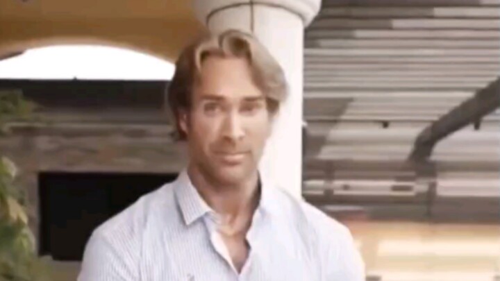 Bạn cùng phòng định đi tắm, mà mình vừa mới đi vệ sinh xong.