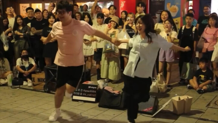 【弘大路演】和弘大街头路演的日本小姐姐一起表演unforgiven 现场氛围太好啦！