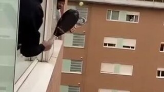 Memukul bola dari jarak jauh, akhirnya hasilnya sangat memuaskan!!!