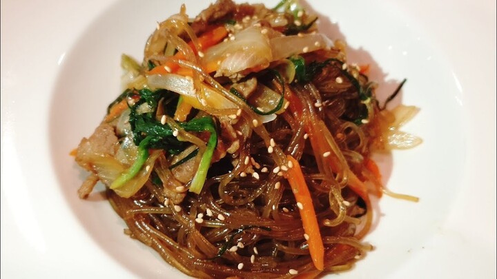 SUB) Cách làm miến trộn Hàn Quốc: Món ăn đơn giản dễ làm : Japchae : 잡채만들기 : 간편요리 : 명절음식