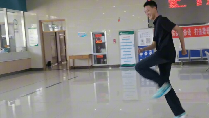 Jumpstyle in the hospital!!! - Morry Jumben jumps around the world (6)