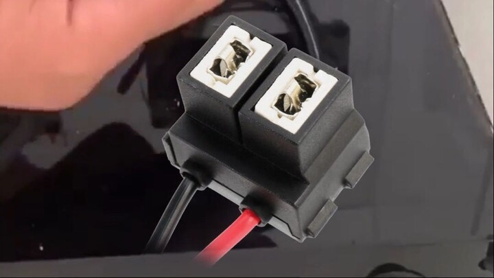 Use H7 LED bulb socket to connect LED headlight