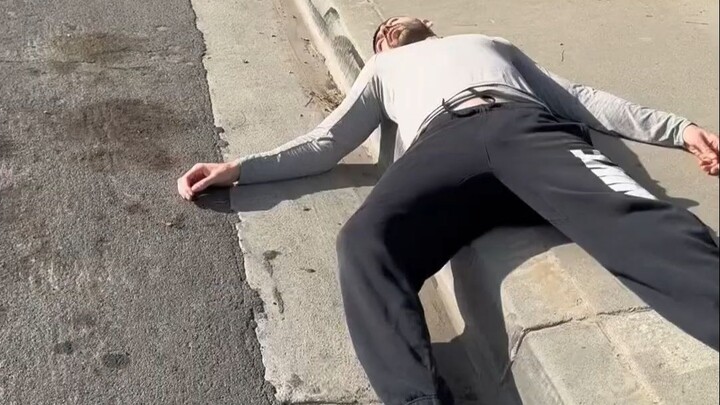 عندما ينفد البنزين من السيارة العادية مقابل عندما تنفد طاقة السيارة الكهربائية