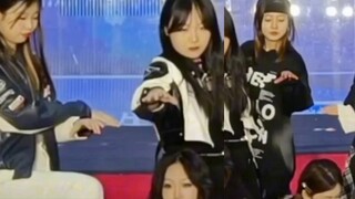"Saya katakan, Suster Ribbon, bisakah kamu berhenti meniru guru sejati dalam segala hal?"
