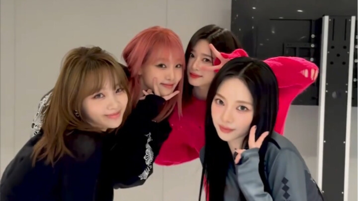 柳姐凭借一己之力集齐IZONE火锅line