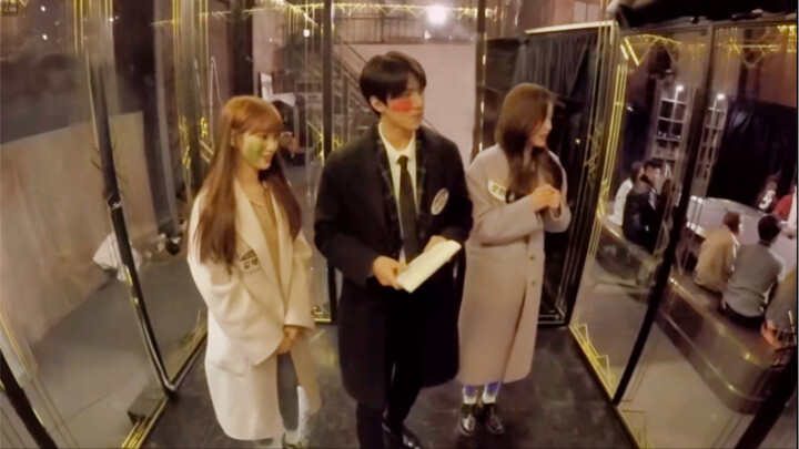 คนที่ได้จับมือกับอู ซึงฮุนในตอนแรกกลับเป็นจาง วอนยองกับคิม แชวอน ช่างเป็นคอลแล็บในฝันจริงๆ!