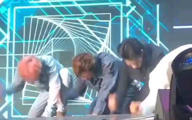 你四个在干啥 不懂你们的精神世界nct