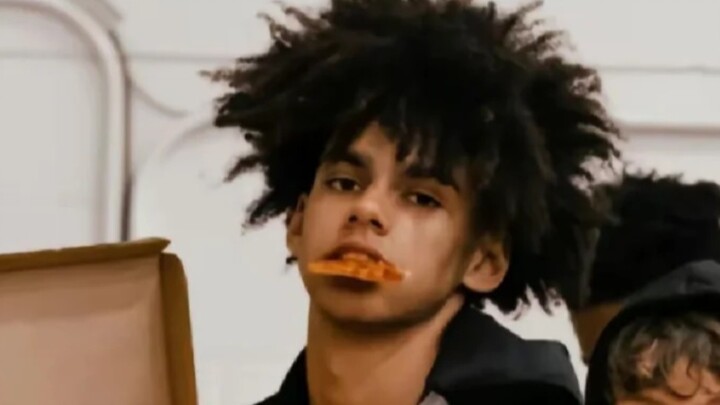 05年身高205的黑白混血Asa newell