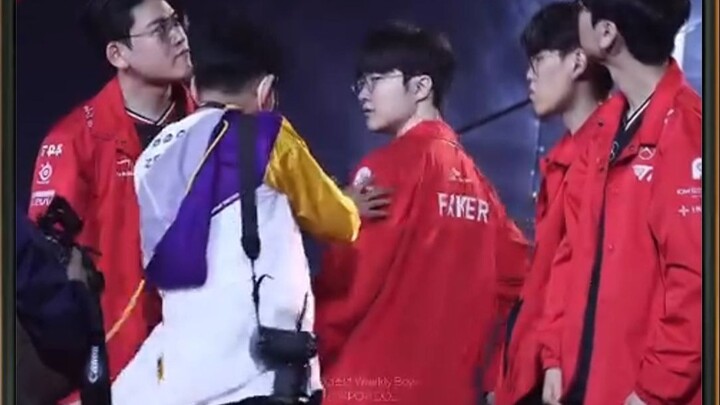 เฟกเกอร์ปลดล็อกท่าใหม่! ทีมงานกำหนดท่าโพสให้เฟกเกอร์ถ่ายรูป แต่เขาฟังไม่ทันเข้าใจในตอนแรก