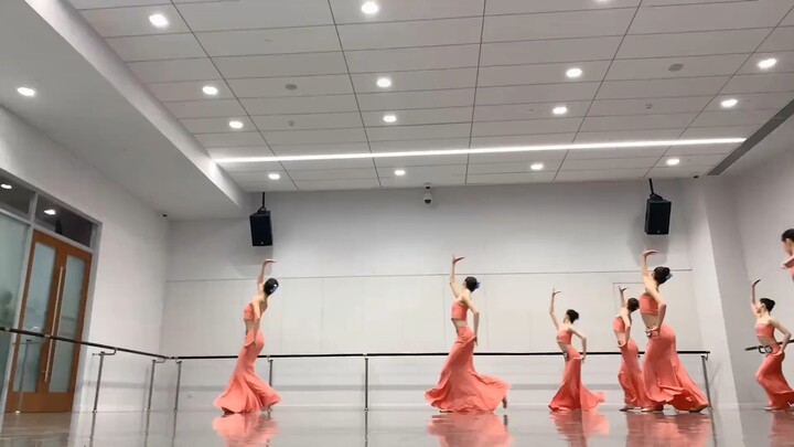 “Dai Ethnic Minority Little Jump Ensemble” — Shanghai Theatre Academy
