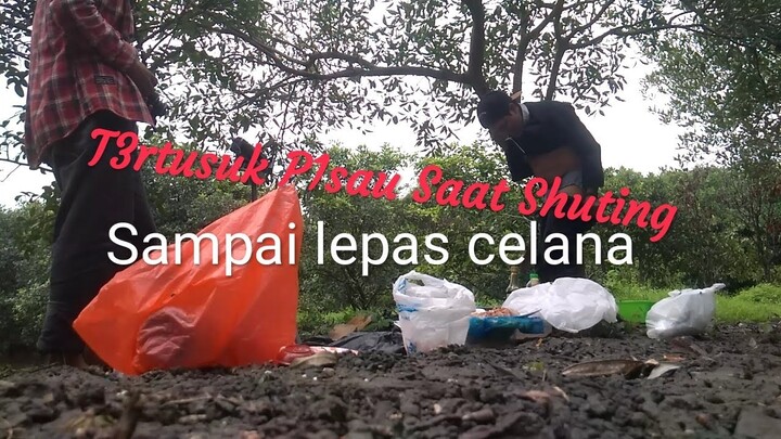 Ayam goreng super enak empuk lezat gurih/Behind the scene