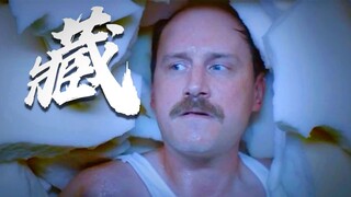Một người đàn ông đã bị giáo viên đánh đến tàn tật sau khi trốn dưới gầm giường để theo dõi một nữ s
