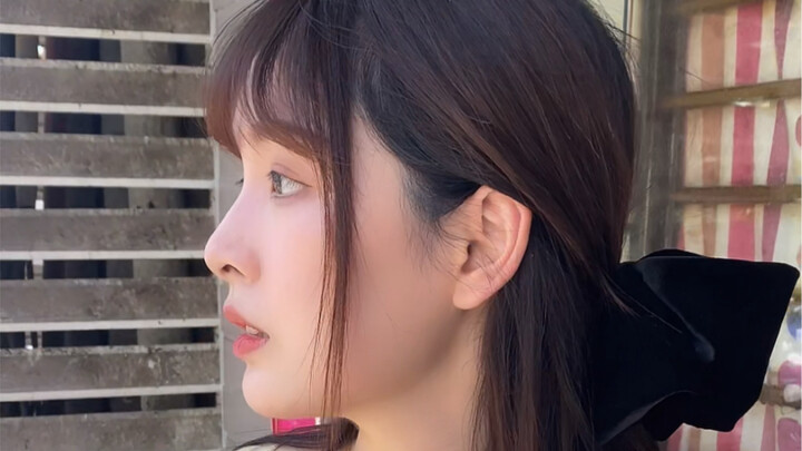 Em gái: Anh đừng lại gần nữa!!!