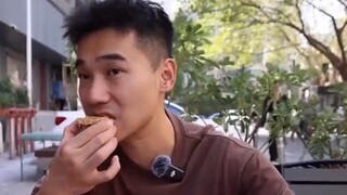 Apakah loli Jepang benar-benar bisa menyemprotkan air saat melihat Wallace, restoran hamburger nomor