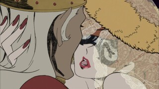 The most beautiful woman uses her beauty to charm the old man, only to obtain rare treasures.