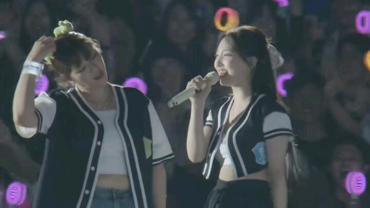 [TWICE’s Concert] This “Candy Pop” is all about power!