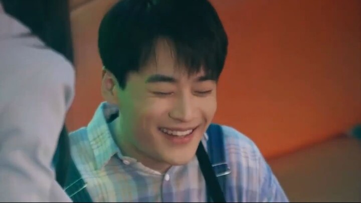 [พากย์ไทย]สาวหนีคนร้ายได้ขอทานช่วยใว้! คิดว่าเขาอ่อนแอ หารู้ไม่เขาคือ CEO เทพบิลเลียดแห่งเมือง