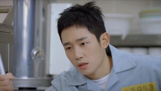 Poor Captain Liu was bullied by Little Fuzzy, hahahaha