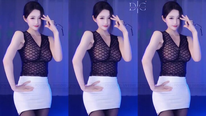 Huaikongkong – Deep-Plunge Fishnet Bodycon Top