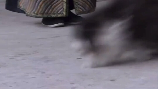 Why were special effects used when filming Songzi knocking over Consort Fucha? It turns out there’s 