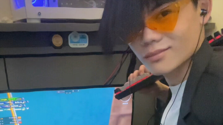 Trong vòng 5 mét, dao của tôi cực nhanh!