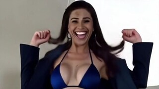 Karishma kapoor hot
