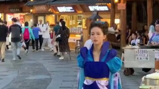 Liu Shishi ตกตะลึงอยู่ครู่หนึ่งเมื่อเห็นมัน