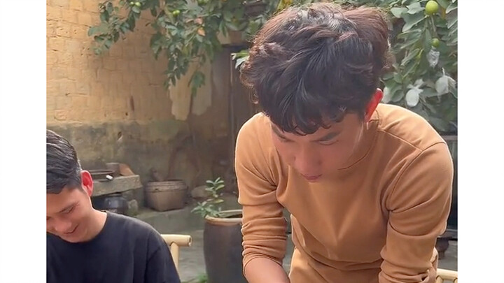 Ever seen a guy from Guangxi wrap zongzi? If you haven’t, that’s totally normal—I haven’t either!